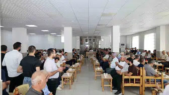 Siirt Valisi Kızılkaya, trafik kazasında hayatını kaybeden kuzenlerin ailesine taziye ziyaretinde bulundu