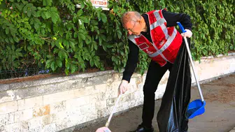 Denizli'de yaş dostu kent için mahalle temizliği etkinliği düzenlendi