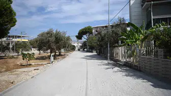 Kuşadası Karaova'da 7 bin metrekarelik yol yenilendi