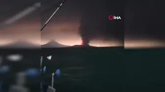 Endonezya'da anak krakatau yanardağından dolayı 7 havalimanı kapatıldı