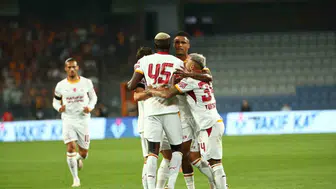 Galatasaray, Başakşehir karşısında ilk yarıyı önde kapattı