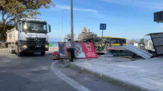 Mudanya'daki usulsüz büfe mahkeme kararıyla yıkıldı