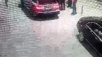 Akaryakıt istasyonunda bıçaklı saldırı: yabancı uyruklu şahıslar gözaltında