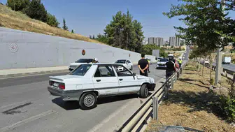 Adıyaman'da 15 yaşındaki sürücünün kazasında 2 kişi yaralandı