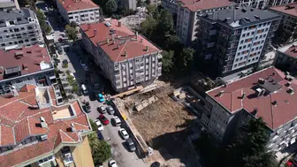 Bahçelievler'de temel kazısı sırasında istinat duvarı çöktü