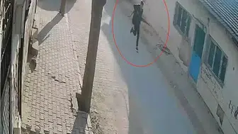 Manisa’da meslek lisesi önünde silahlı saldırıda 2 öğrenci yaralandı