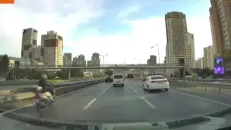 Esenyurt'ta servis şoförü, silahla yaralamaya teşebbüs suçundan tutuklama talebiyle sevk edildi