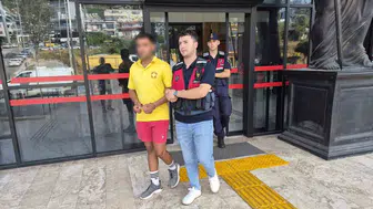 Alanya’da market çalışanını bıçaklayan iki kardeş tutuklandı