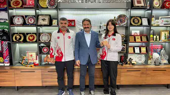 Eskişehirli kick boks sporcusu Rabia Şafak dünya üçüncüsü oldu