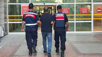 Kırmızı bültenle aranan hükümlü Mersin'de cezaevine teslim edildi