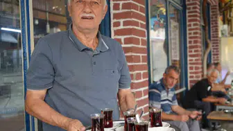 Çayın lezzet sırrı: Soğuk suyla 45 dakikada demlemekle bayatlamıyor