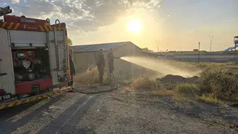 Van'da çıkan örtü üstü yangın kısa sürede kontrol altına alındı