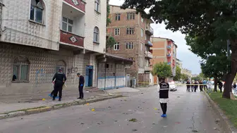 Erzurum'da iki aile arasında silahlı çatışma: 1 polis yaralı, 12 kişi hastaneye kaldırıldı