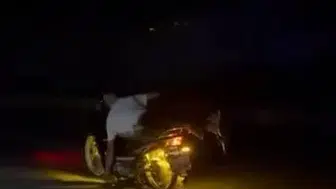 Bursa'da motosiklet sürücüsü tehlikeli bir şekilde yatarak gitti