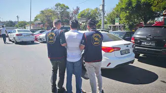 Kağıthane'de dolandırıcılık suçundan aranan firari yakalandı