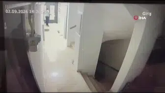 Hasta kadının tedavi birikimini çalan hırsızlar güvenlik kamerasında