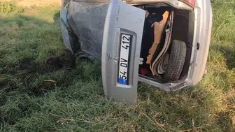 Diyarbakır’da otomobil devrildi, 9 kişi yaralandı