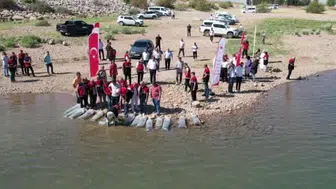Adıyaman'da Çamgazi Barajı'na 680 bin yavru sazan bırakıldı