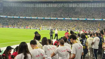 Futbolun ötesinde, iyiliğin önemi vurgulandı: Fenerbahçe-Beşiktaş derbisinde sosyal mesaj