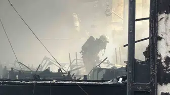 Alevler restoranı sardı: 15 araç ve 27 personelle yangın kontrol altına alındı