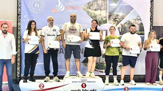 Niğde'nin badminton takımı, Türkiye şampiyonasında başarılar elde etti