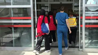 Adıyaman'da 4 öğrenci zehirlenme şüphesiyle hastaneye kaldırıldı