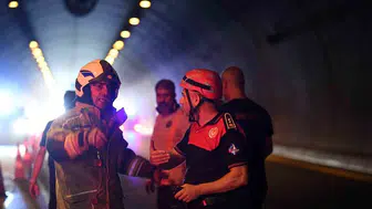 Bayraklı Tünelleri'nde tır yangını söndürüldü, can kaybı yok