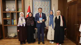 Kütahya’nın manevi mirasını yansıtan eser valiye sunuldu