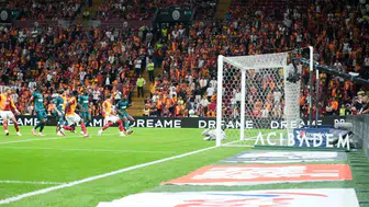 Galatasaray - Kocaelispor karşılaşmasında ilk yarı golsüz devam ediyor