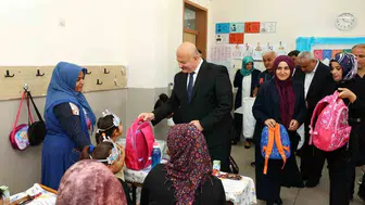 Adıyaman'da ilkokul öğrencilerine kırtasiye desteği