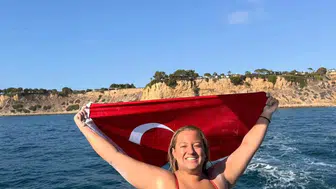 Ece Demir, Catalina Kanalı'nı başarıyla geçerek tarihe geçti