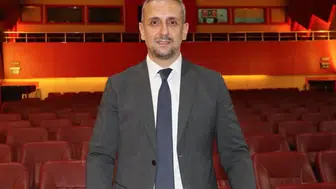 Ödüllü sanatçı sezaı yılmaz, ankara devlet tiyatrosu müdürlüğüne atandı