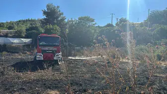 Bilecik’te sera ve depo alanına sıçrayan ot yangını söndürüldü