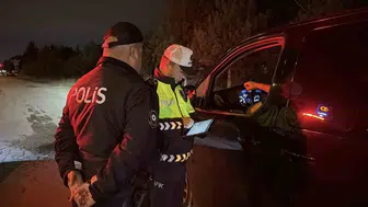 Bolu'da D-100 karayolunda geniş çaplı polis denetimi yapıldı