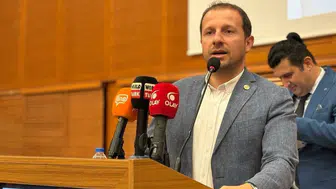 Bursa Artvin Vakfı'nda yeni dönem: Doç. Dr. Adnan Demirci güven tazeledi
