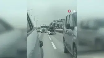 Bursa'da seyir halindeki otomobilde tamir yaptırmak şaşkınlık yarattı