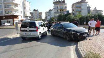 Manavgat'ta zincirleme kaza yaşandı: Yaralı yok ama güvenlik kamerası anı kaydetti