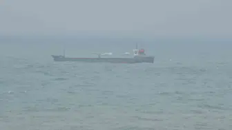 Zonguldak'ta sağanak ve fırtına nedeniyle denizlerin rengi sarıya döndü