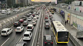 İstanbul'da akşam trafiği felç oldu: Yoğunluk yüzde 78'e yükseldi