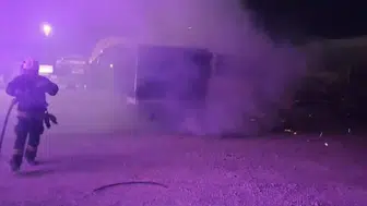 Mardin'de park halindeki kamyon yangını: itfaiye zamanında müdahale etti