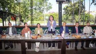 Zabıta haftasında önemli buluşma: Uşak Belediye Başkan Vekili Terekeci Özkan zabıta personeliyle bir araya geldi