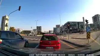 Ankara'da genç kıza motosikletli kuryenin çarpması sonucu kaza gerçekleşti