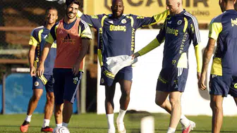 Fenerbahçe, Eyüpspor hazırlıklarını tamamlayarak kampa girdi
