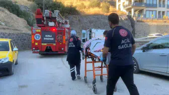 Bursa'da tadilat sırasında balkona düşen işçi yaralandı
