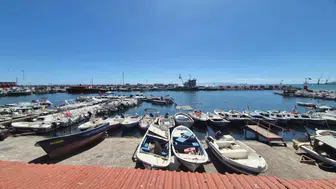 Tekirdağ'da poyraz balıkçıları karaya hapsetti