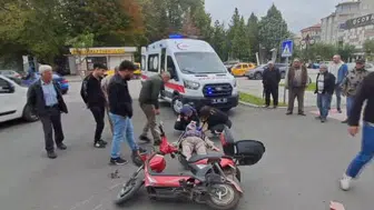 Karaman’da otomobil ve elektrikli bisiklet çarpıştı, 83 yaşındaki sürücü yaralı