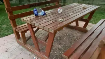Bolu’daki çocuk parkı atıklarla dolup taştı, vatandaşlar tepki gösterdi