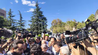 Ahmet Davutoğlu, adliyede ifade vermek için geldi