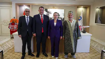 Büşra Özdemir: Esnafın her zaman yanında olacağız