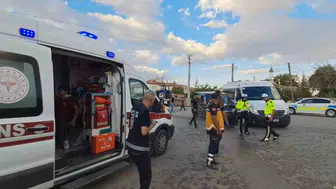 Karaman'daki kazada okul servisi ve ticari araç çarpıştı: 6 yaralı